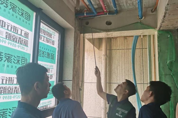 恒彩家装质量与服务铸就口碑，工地巡检.jpg