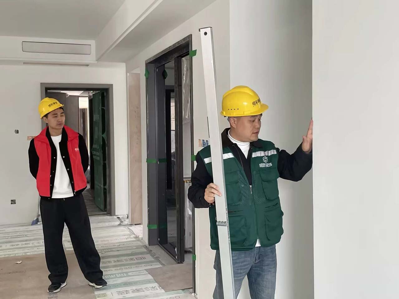 /uploads/image/2026/03/22/1774152496945325/周四工地巡检青总1.jpg 周四工地巡检青总1.jpg